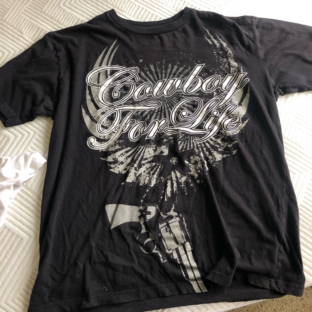 Black t-shirt